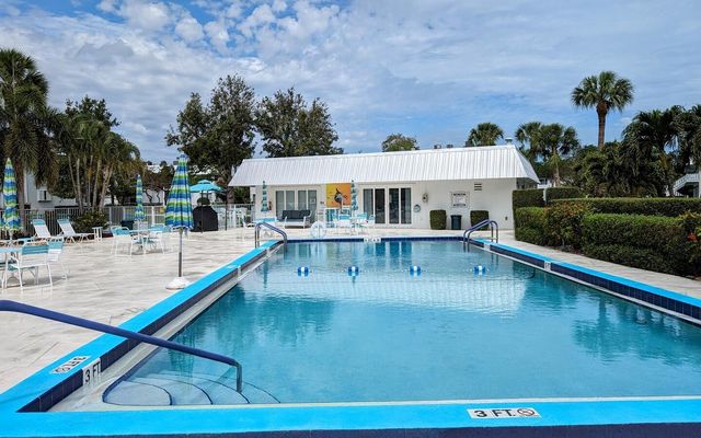 2929 SE Ocean Boulevard 111-2, Stuart, FL 34996