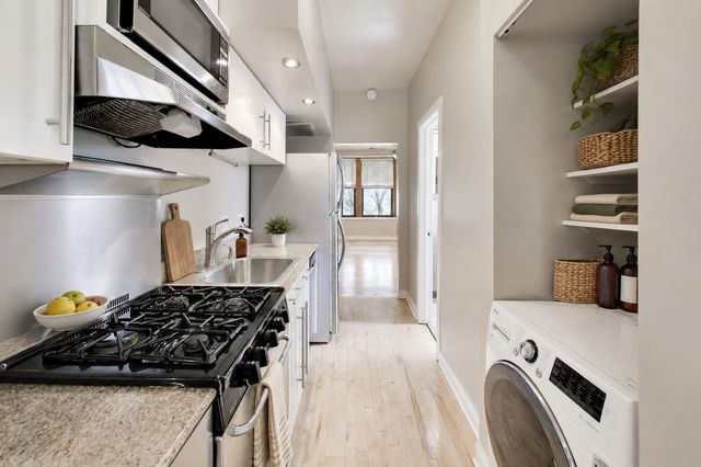 1532 N Greenview Avenue 2F, Chicago, IL 60642