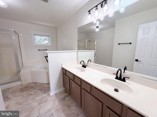 2800 ORCHARD SUMMIT CT, Landover, MD 20785