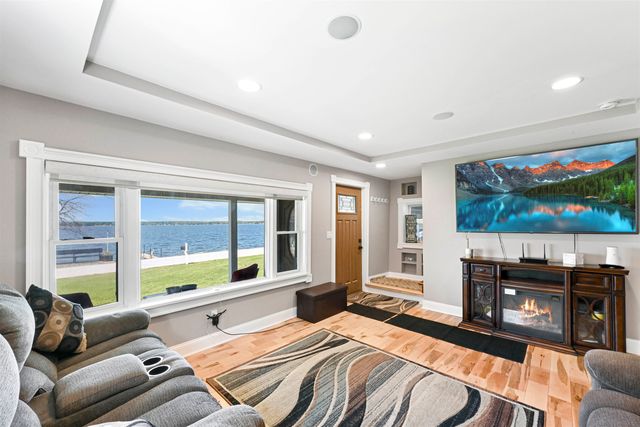 2551 W Shore Road, Isle La Motte, VT 05463