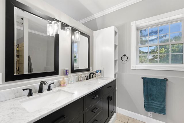 2551 W Shore Road, Isle La Motte, VT 05463