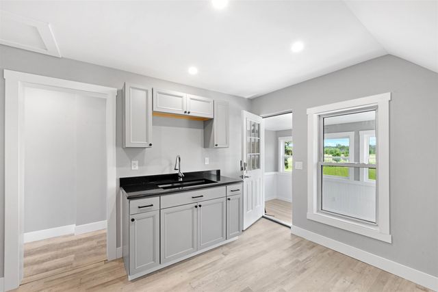 2551 W Shore Road, Isle La Motte, VT 05463