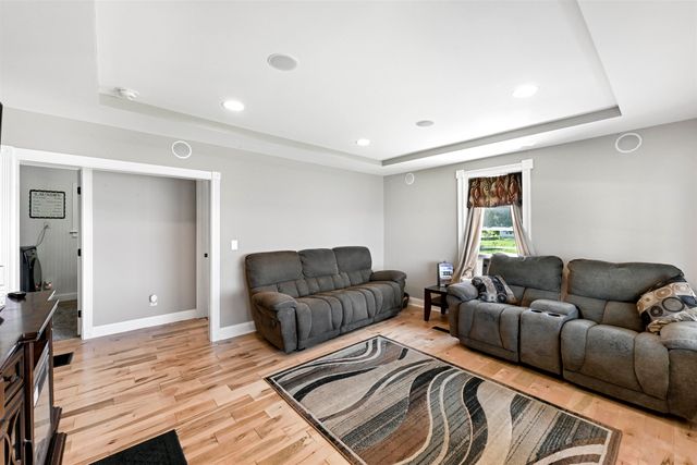 2551 W Shore Road, Isle La Motte, VT 05463