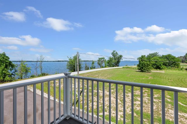 2551 W Shore Road, Isle La Motte, VT 05463