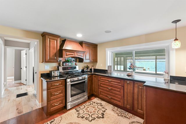 2551 W Shore Road, Isle La Motte, VT 05463