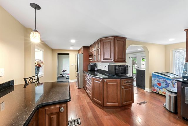 2551 W Shore Road, Isle La Motte, VT 05463