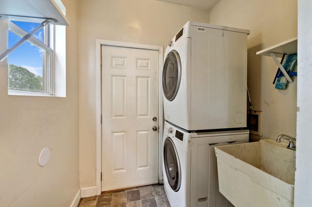 985 5th Street E, Saint Paul, MN 55106