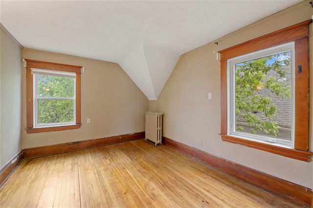 985 5th Street E, Saint Paul, MN 55106