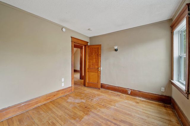 985 5th Street E, Saint Paul, MN 55106