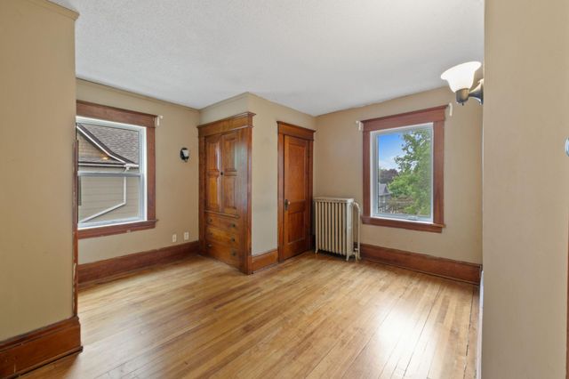 985 5th Street E, Saint Paul, MN 55106