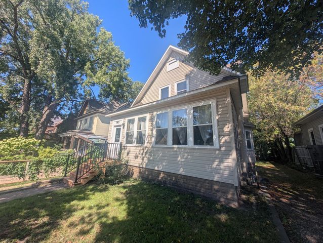 985 5th Street E, Saint Paul, MN 55106