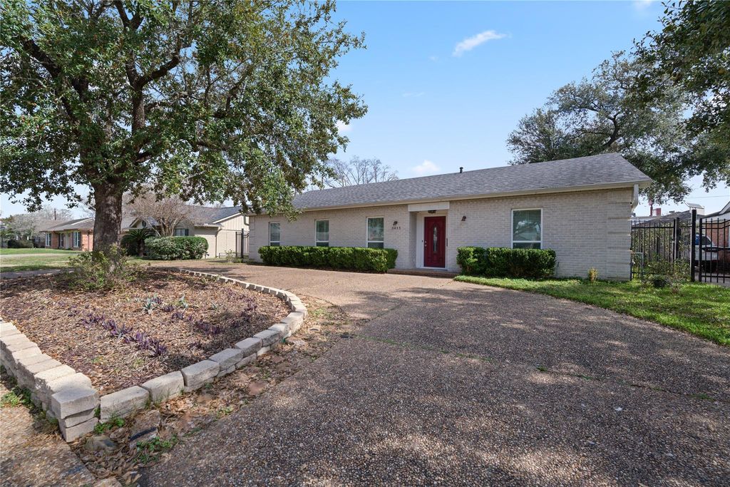 3415 Freshmeadows Drive, Houston, TX 77063