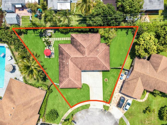 1127 Sea Pines Way, Lantana, FL 33462