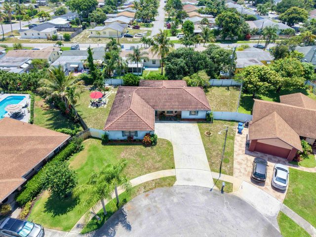 1127 Sea Pines Way, Lantana, FL 33462