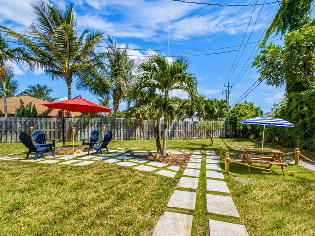 1127 Sea Pines Way, Lantana, FL 33462