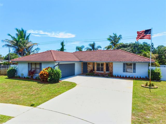 1127 Sea Pines Way, Lantana, FL 33462