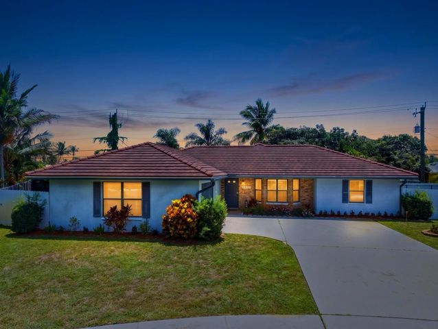 1127 Sea Pines Way, Lantana, FL 33462