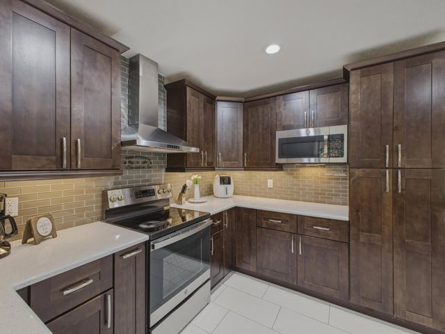 1127 Sea Pines Way, Lantana, FL 33462