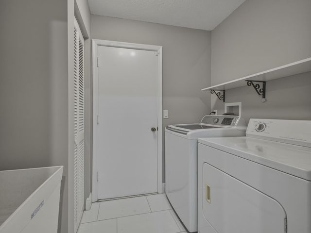 1127 Sea Pines Way, Lantana, FL 33462