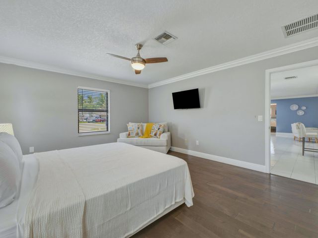 1127 Sea Pines Way, Lantana, FL 33462
