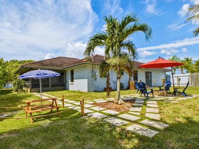 1127 Sea Pines Way, Lantana, FL 33462