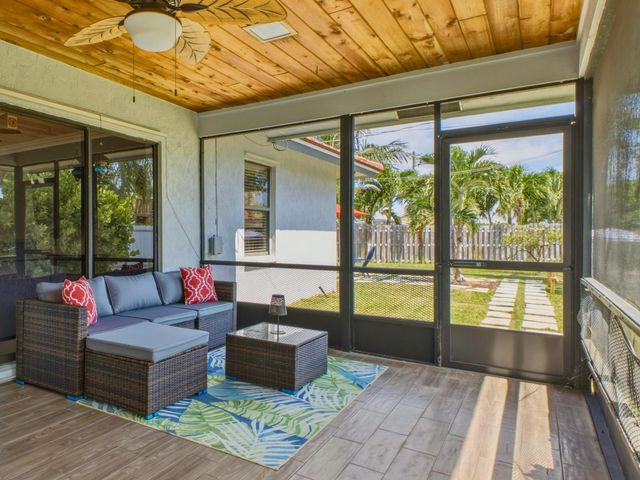 1127 Sea Pines Way, Lantana, FL 33462