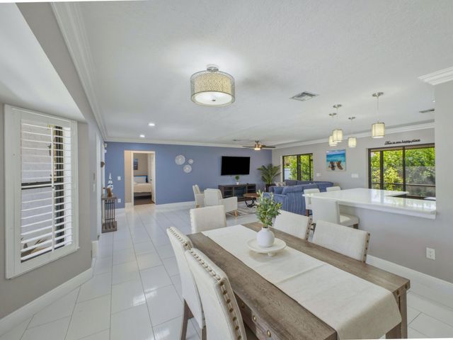 1127 Sea Pines Way, Lantana, FL 33462