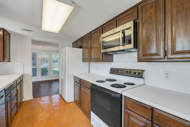 2906 Wayside Drive, Bedford, TX 76021