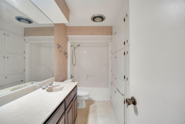 2906 Wayside Drive, Bedford, TX 76021