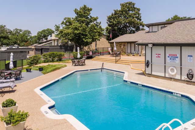 2906 Wayside Drive, Bedford, TX 76021