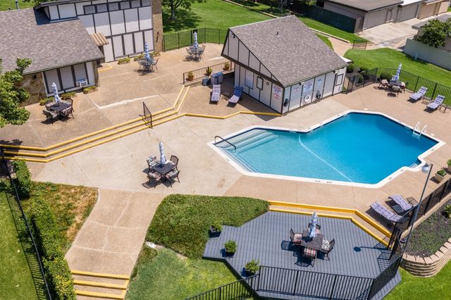 2906 Wayside Drive, Bedford, TX 76021