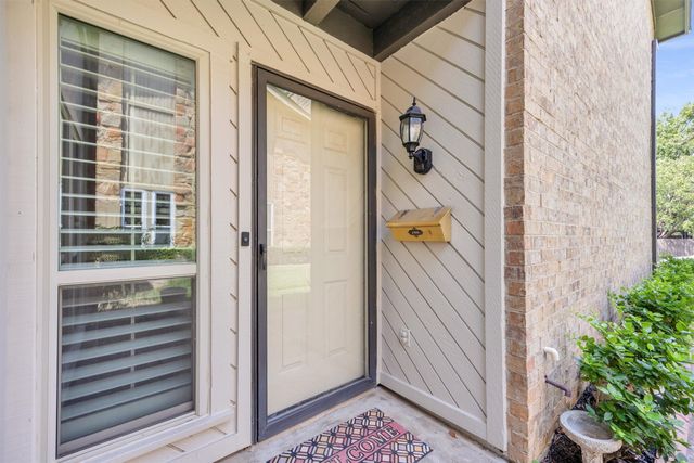 2906 Wayside Drive, Bedford, TX 76021