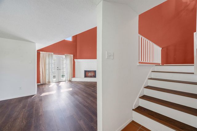 2906 Wayside Drive, Bedford, TX 76021
