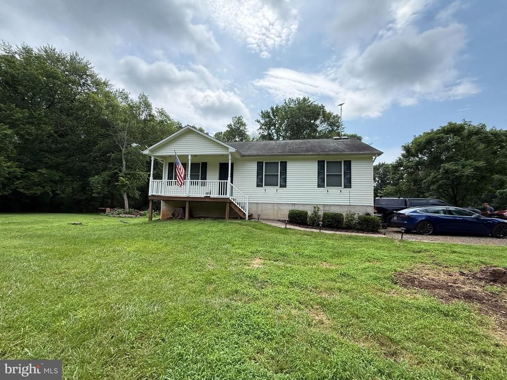 9427 BEALE LN, Midland, VA 22728