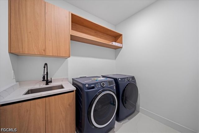 203 SE 11th TER, Cape Coral, FL 33990