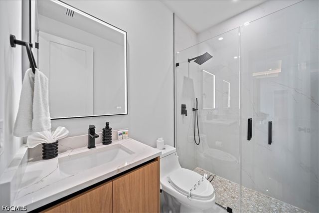 203 SE 11th TER, Cape Coral, FL 33990