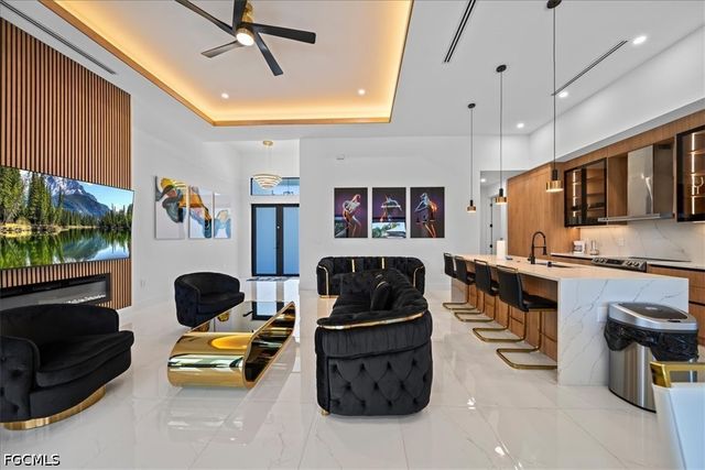 203 SE 11th TER, Cape Coral, FL 33990