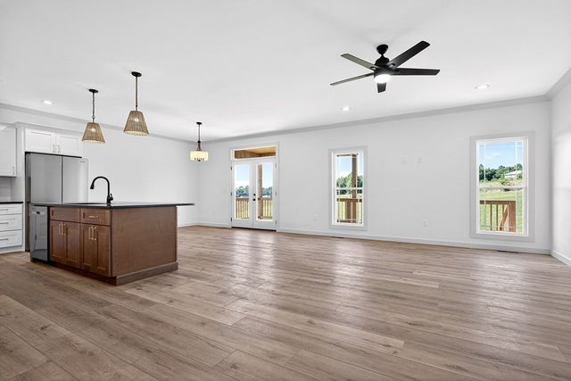 4114 Summer Pt, Cookeville, TN 38501