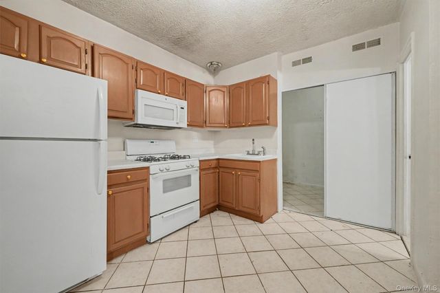 2190 boston Road 6B, Bronx, NY 10462