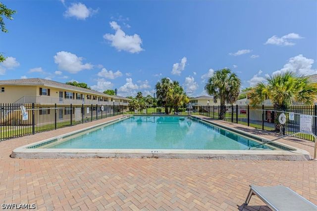 3325 Airport RD N S5, Naples, FL 34105