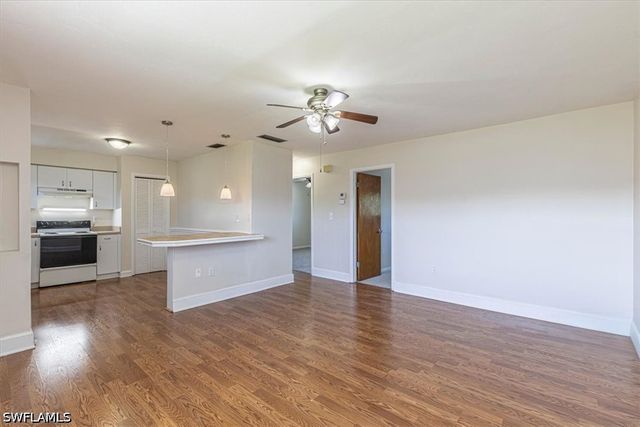 3325 Airport RD N S5, Naples, FL 34105