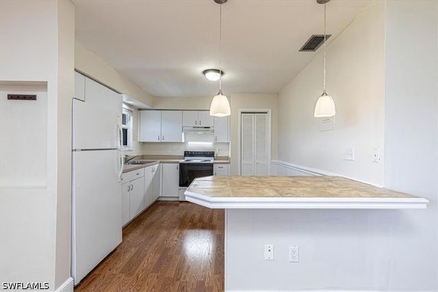 3325 Airport RD N S5, Naples, FL 34105