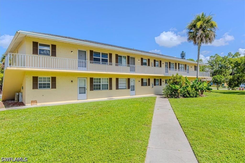 3325 Airport RD N S5, Naples, FL 34105
