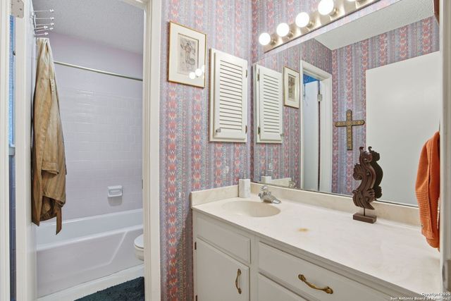 7123 Thrush View Ln Apt 35, San Antonio, TX 78209