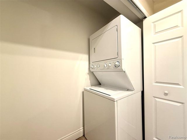 1111 Old Woodward Avenue 4, Birmingham, MI 48009