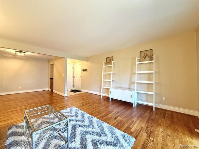 1111 Old Woodward Avenue 4, Birmingham, MI 48009