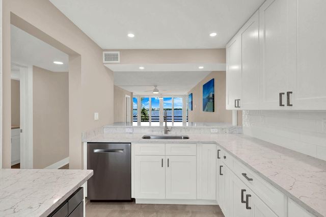 1950 SW Palm City Road 14-305, Stuart, FL 34994