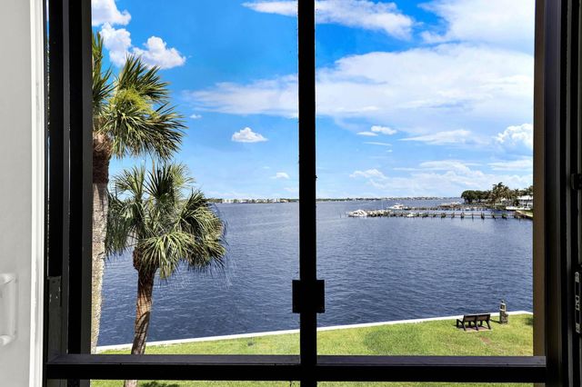 1950 SW Palm City Road 14-305, Stuart, FL 34994