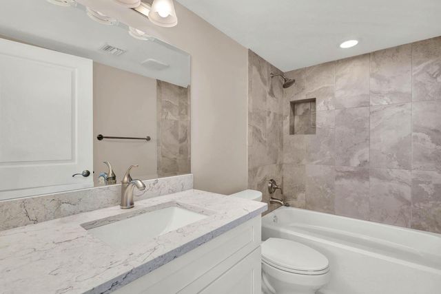 1950 SW Palm City Road 14-305, Stuart, FL 34994