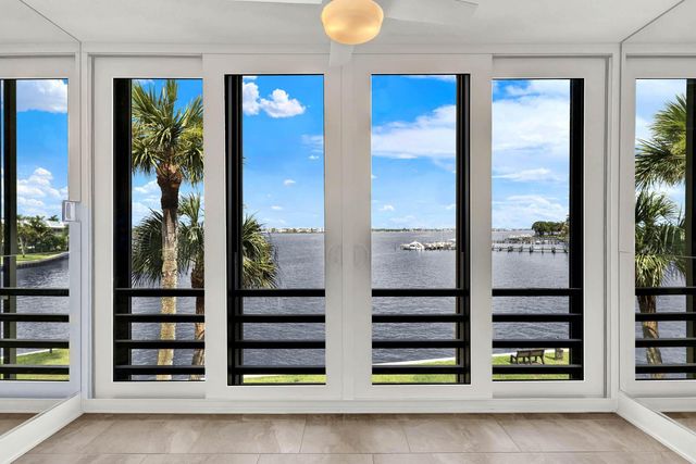 1950 SW Palm City Road 14-305, Stuart, FL 34994